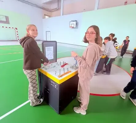Uczniowie z Frysztaka na interaktywnej wystawie matematycznej „O matmo”