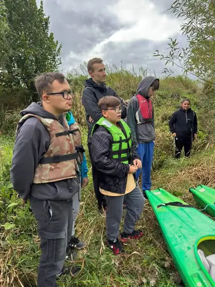 Kajakowa przygoda wychowanków szkoły w Dolinie Wisłoka