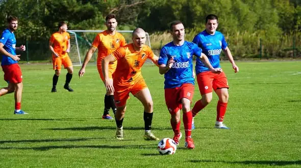 Wisłok Strzyżów rozgromił Grom Mogielnica 7:2. Hat-trick Ćwiklika i grillowy sponsoring