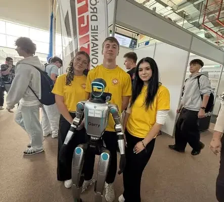Zespół Szkół Technicznych w Strzyżowie promował edukację na Targach Pracy