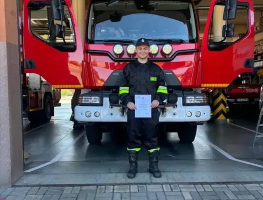 Druh Radek Solecki z OSP Niebylec ukończył kurs podstawowy strażaków ratowników