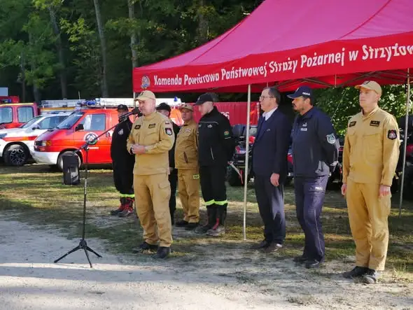 Ćwiczenia „Stok 2026” w powiecie strzyżowskim: strażacy zmierzyli się z pożarem lasu i zagrożeniem CBRN