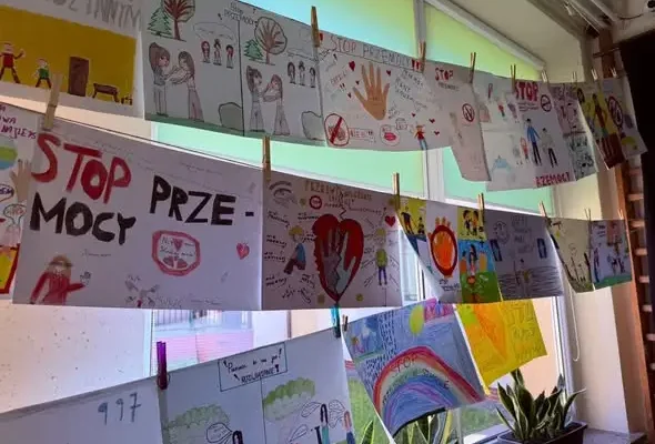 Szkoła w Niebylcu podsumowała konkurs plastyczny „Razem przeciw przemocy!”