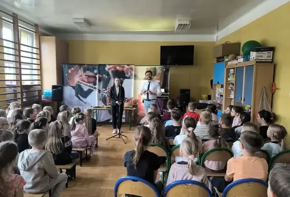 Uczniowie ze Strzyżowa rozpoczęli muzyczną przygodę z fletami