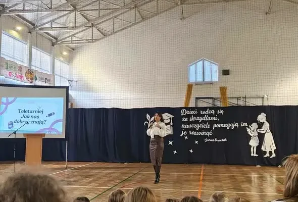 Dzień Nauczyciela w Szkole Podstawowej w Czudcu – relacja z uroczystości