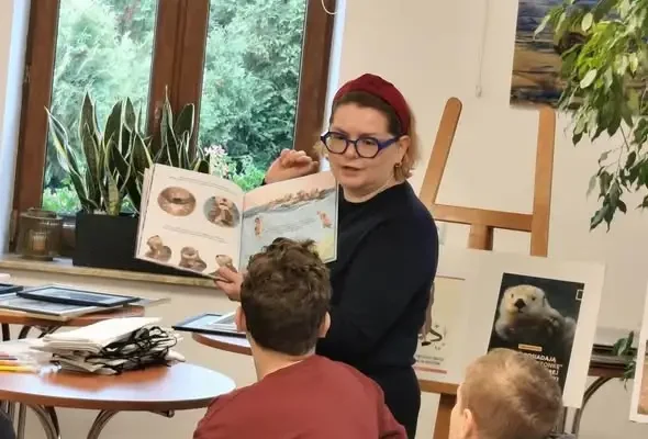 Uczniowie z Frysztaka odkrywali świat zwierząt w bibliotece