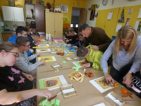 Uczniowie SOSW Frysztak odkrywali sztukę na warsztatach w GOK