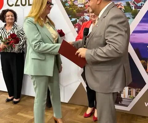 Czudec: nauczyciele i dyrektorzy nagrodzeni podczas sesji Rady Gminy