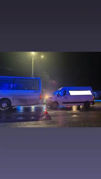 Kolizja czterech pojazdów w Połomi — akcja strażaków z OSP i PSP